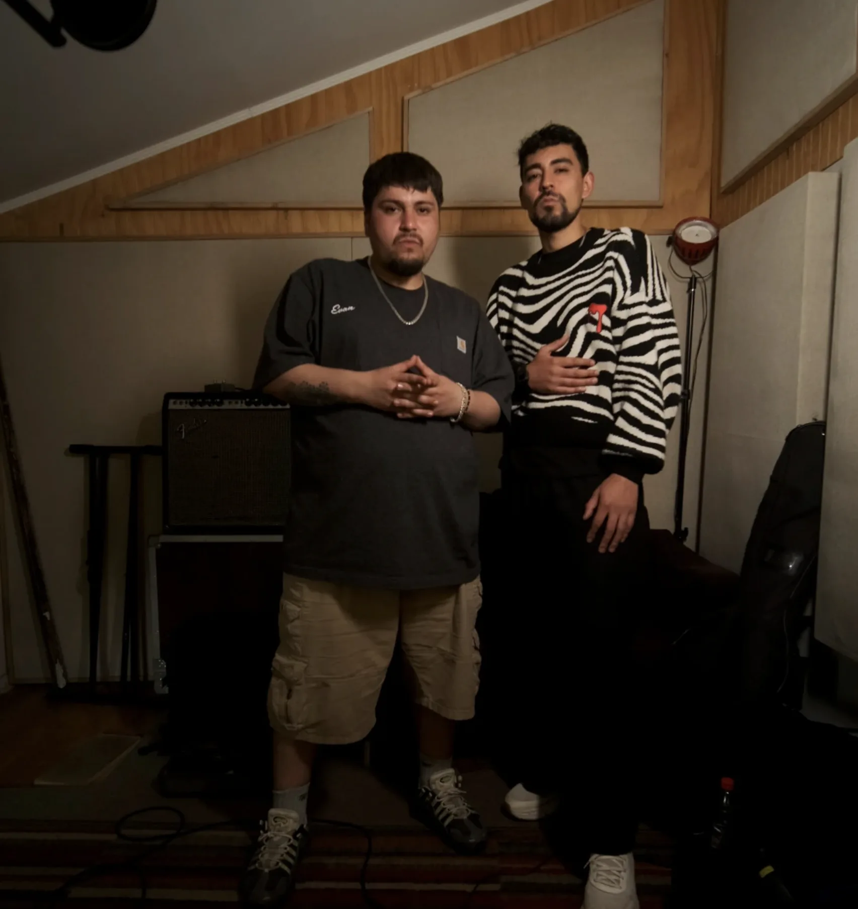 Killua97 y Drama26 en el estudio, durante la grabación del remix de «Manifiesto»